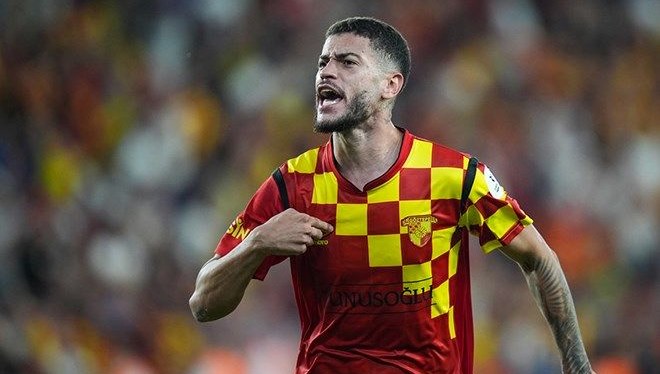 Devlerin peşinde olduğu Romulo’ya yapılan teklif ortaya çıktı