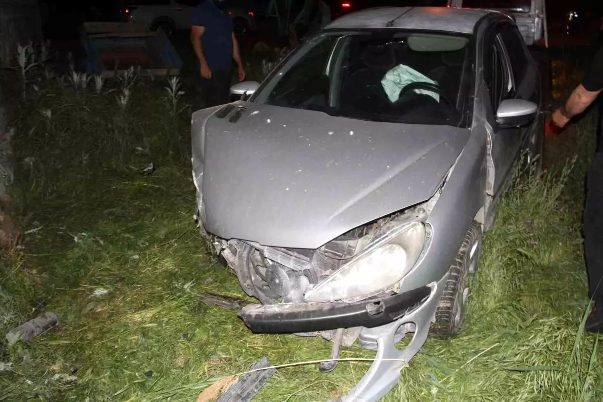 Beyşehir'de Otomobil ile Elektrikli Golf Aracı Çarpıştı, 3 Yaralı
