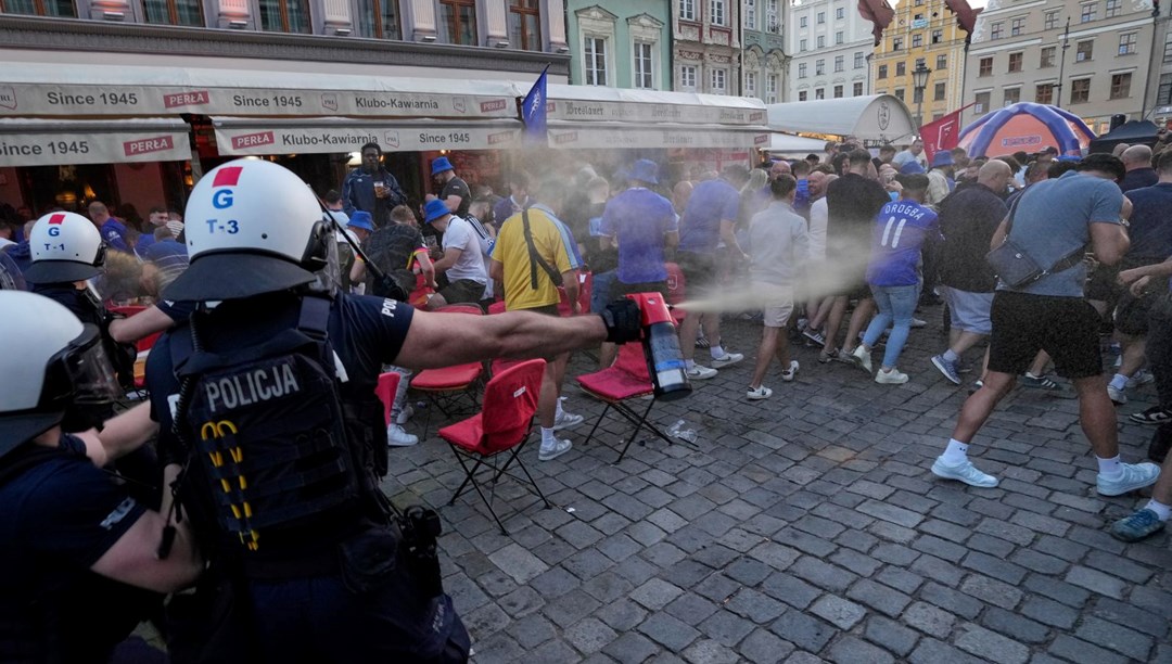 Maç öncesi ortalık karıştı: İspanyollar ve İngilizler birbirine girdi, çok sayıda taraftar gözaltına altındı