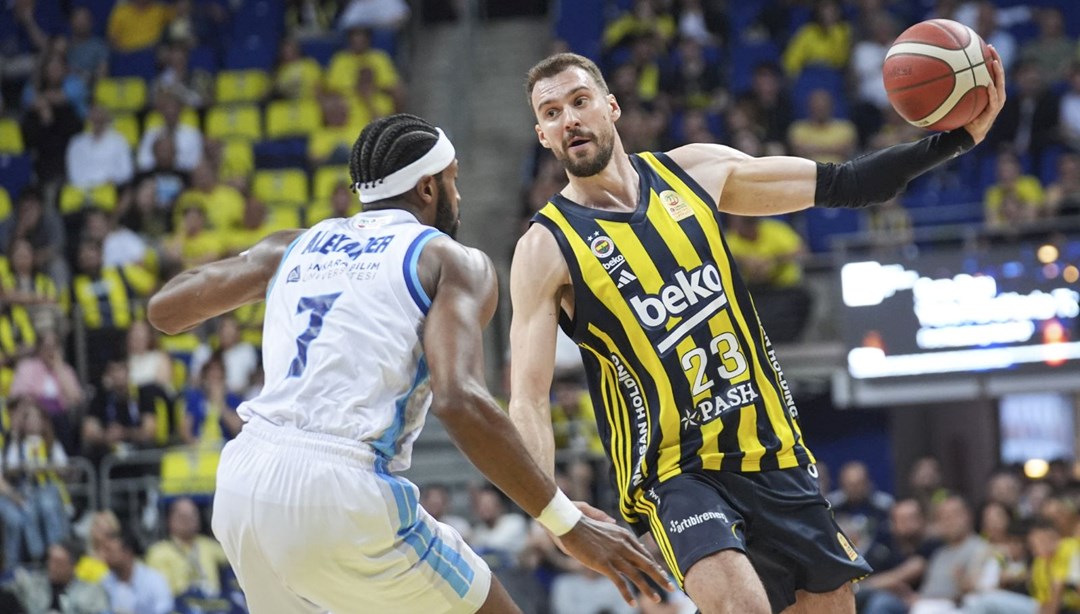 Fenerbahçe seride 1-0 öne geçti