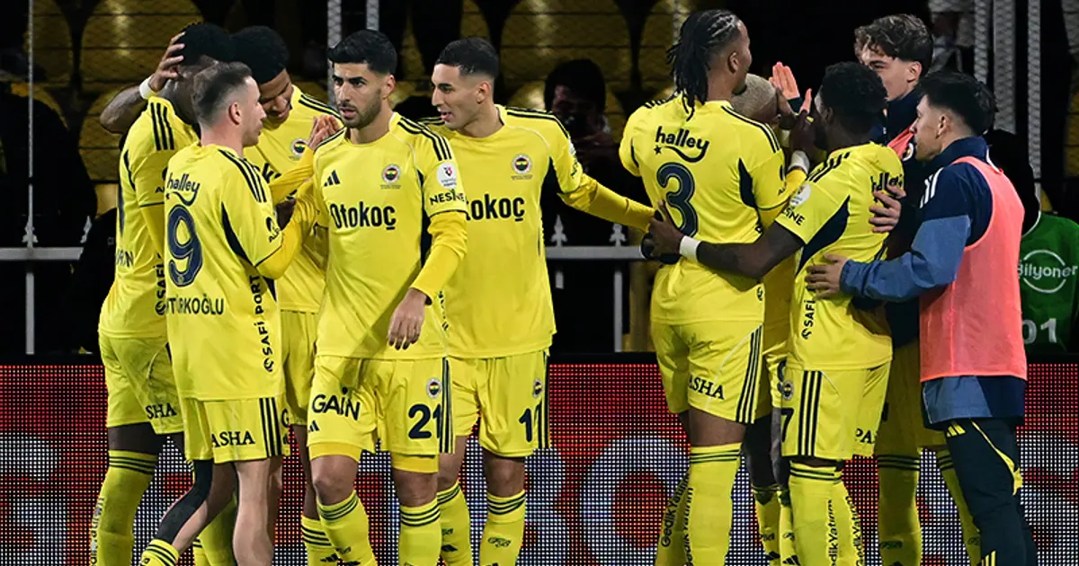 Fenerbahçe yarı final için sahada. Konyaspor maçı 11’leri belli oldu