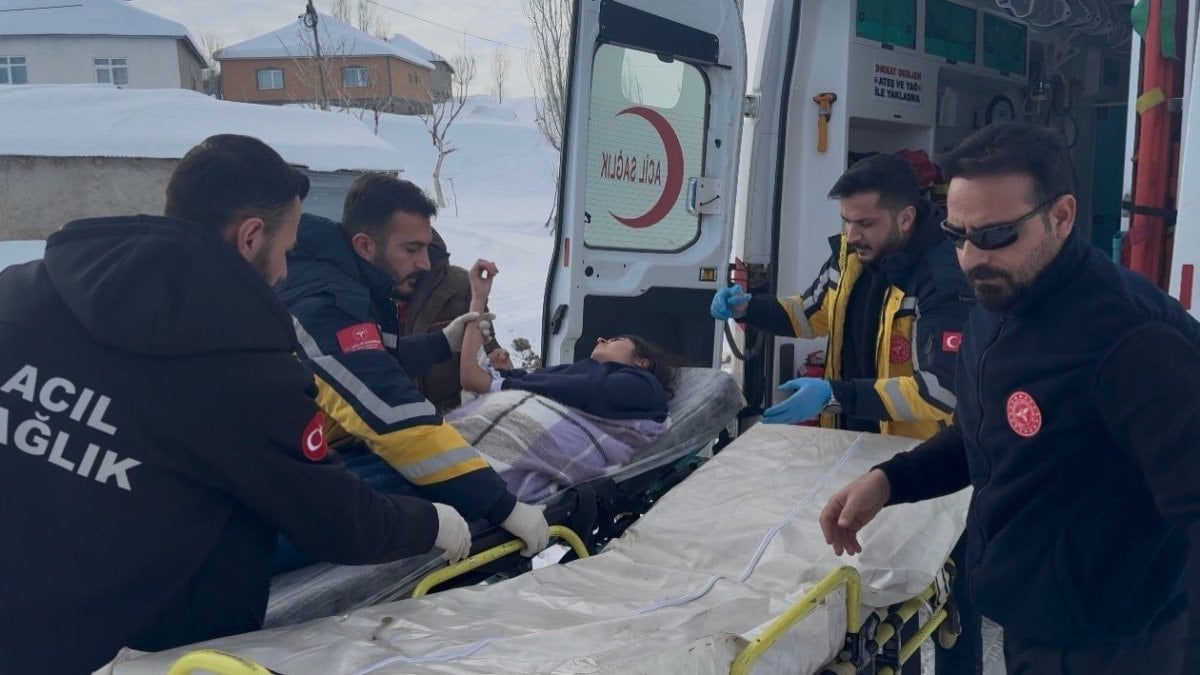 Ağrı’da sağlık ekipleri hasta çocuk için zamanla yarıştı