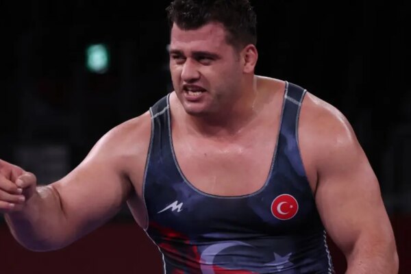 Rıza Kayaalp’ten tarihi başarı