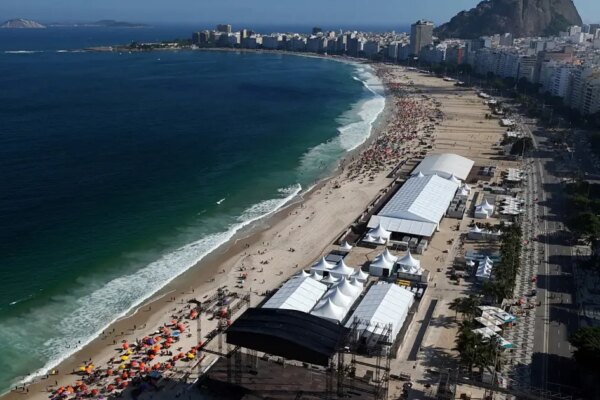 Shakira konseri öncesi facia: Sahneyi kuran işçi öldü