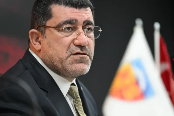 Süper Lig ekibinin başkanından eleştirilere yanıt. “Daha iyi yaparım diyen varsa gelsin, anahtarı teslim edeyim”