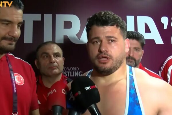 Rakibinin sportmenlik dışı hareketine Rıza Kayaalp: ‘Böyle şeylere gelmeyiz’
