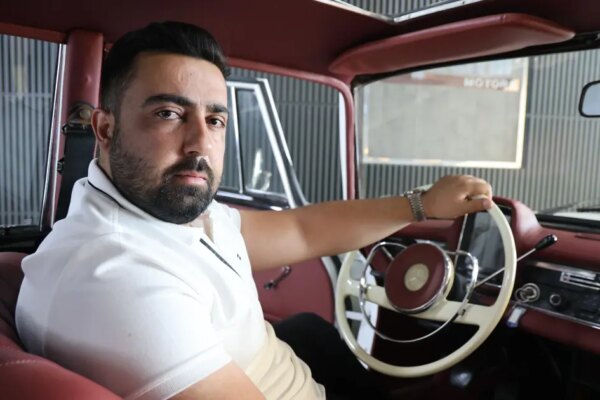 Bir kentte tek. 59 yaşındaki klasik aracına gözü gibi bakıyor