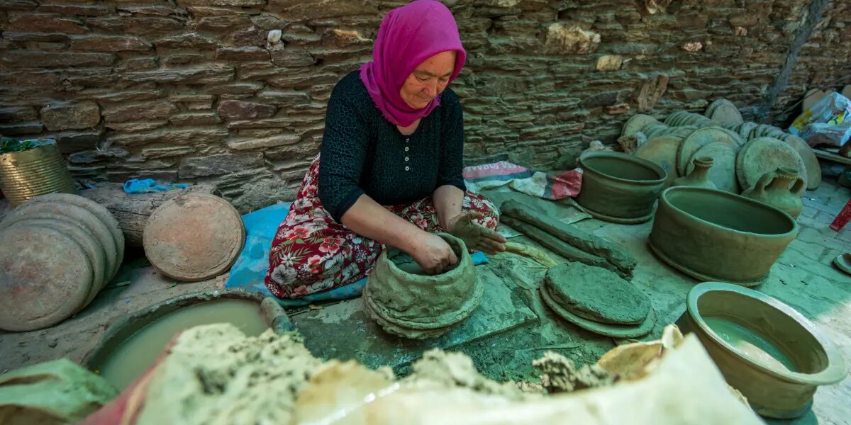Binlerce yıllık gelenek kadın emeğiyle direniyor. Çırak yetişmiyor, sadece birkaç usta kaldı
