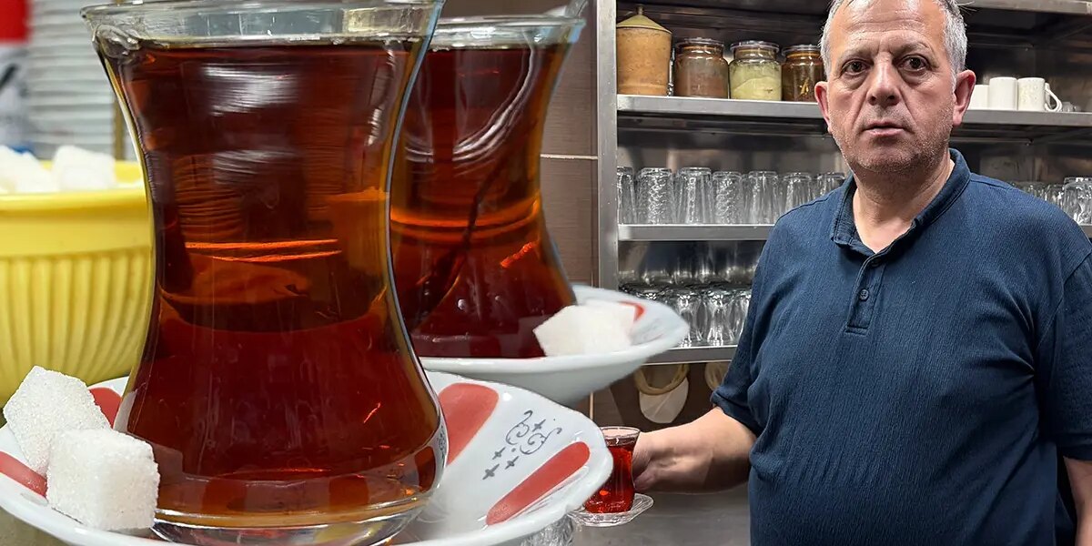 Dört metrekareye 43 yıl sığdırdı. 13 yaşından beri çay ocağında