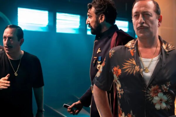 Cem Yılmaz’dan yeni set pozları. İşte GORA 4 GORA dünyası