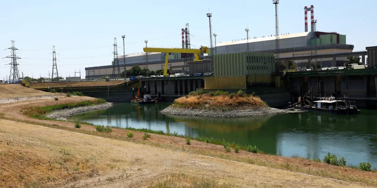 Tuna Nehri’nin suyu çekildi. Macaristan tek nükleer santralini kapatıyor