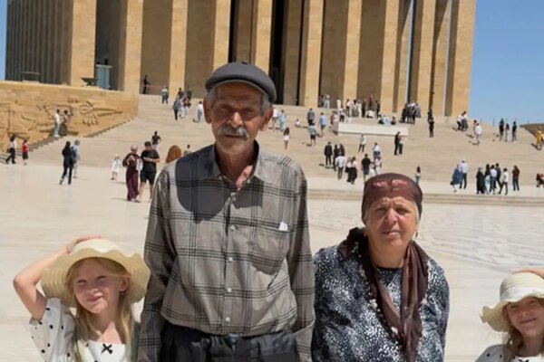 Türkiye bu aileyi konuşuyor. Mucize 34 yıl sonra geldi, hayâlleri olan Anıtkabir’i ziyaret ettiler