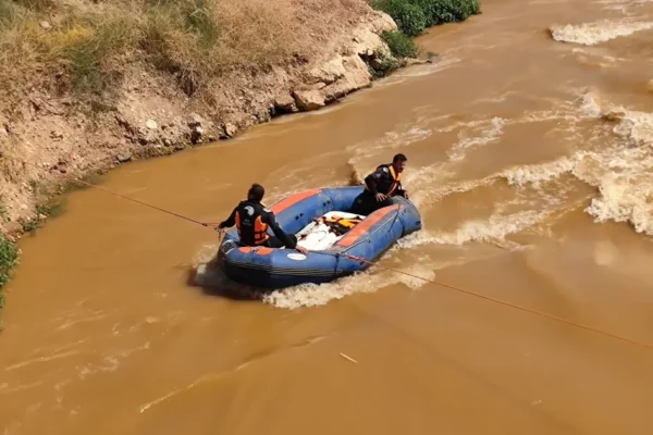 Şanlıurfa’da otomobil sulama kanalına uçtu. Sürücü kayboldu