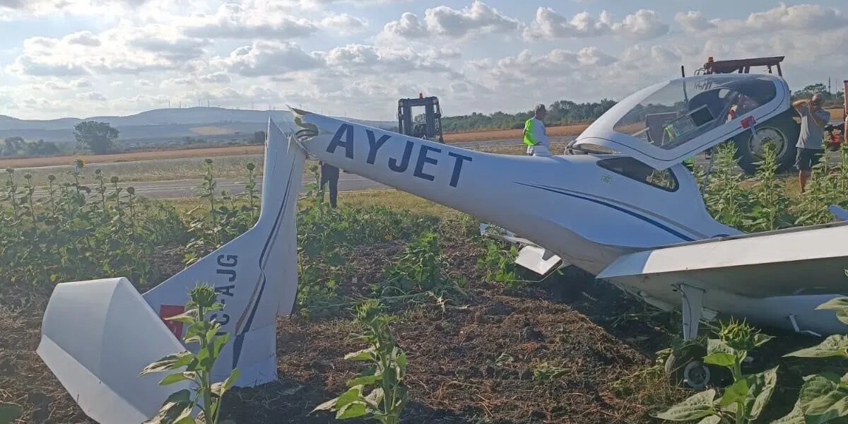 Eğitim uçağı sert iniş yaptı. Öğrenci pilot yaralandı