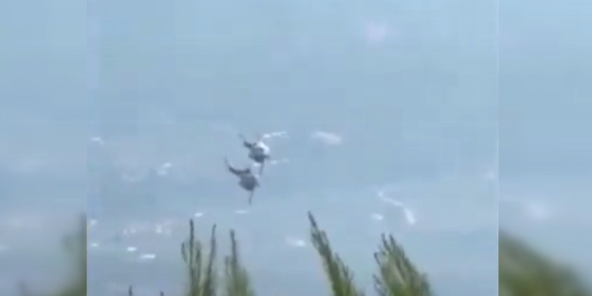 Yunanistan’da iki yangın söndürme helikopteri havada çarpıştı