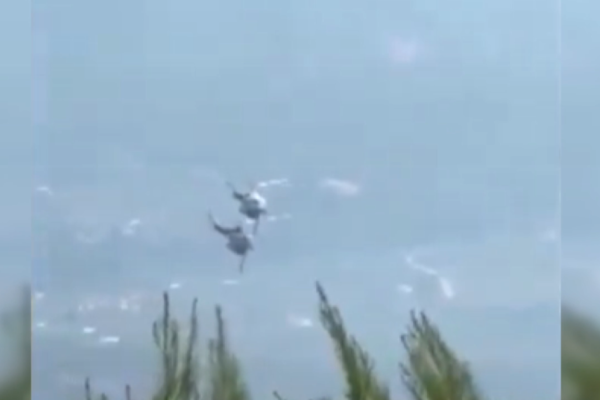 Yunanistan’da iki yangın söndürme helikopteri havada çarpıştı