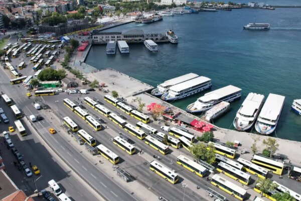İstanbul’da milyonları etkileyecek karar çıktı. Kadıköy’de 13 İETT hattının son durağı değişti, bazı hatlar kaldırıldı