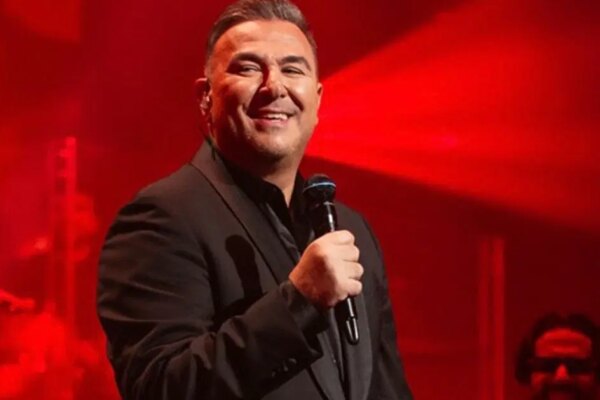 Antonis Remos D Maris Bay’da hayranlarıyla buluşacak