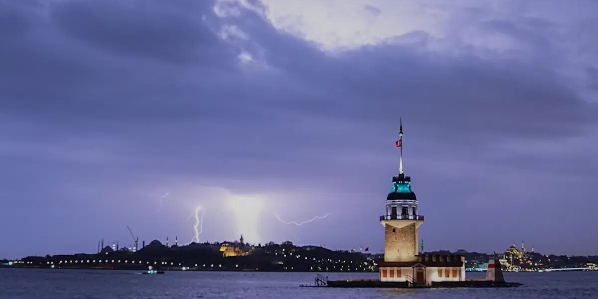 Ankara ve İstanbul dahil birçok şehirde alarm. Kuvvetli sağanak ve su baskınlarına dikkat