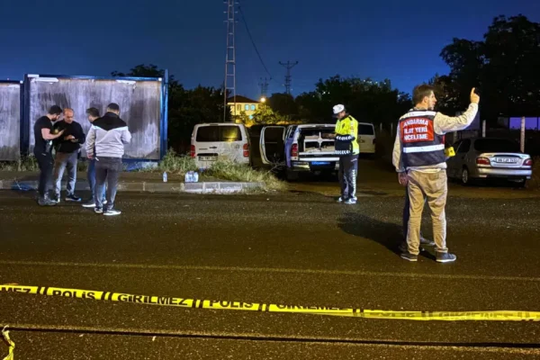 Kaza yerinde çalışma yapan polis şehit oldu