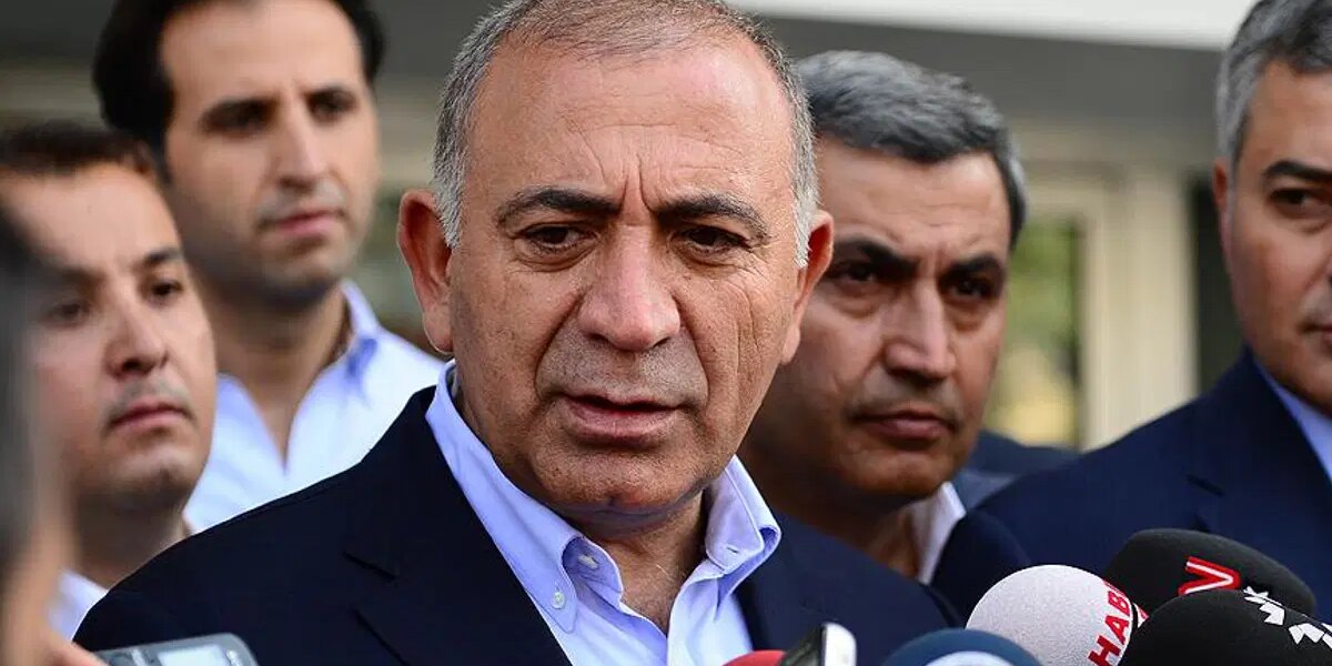 CHP İstanbul İl Kongresi’yle ilgili tedbir kararı kaldırıldı. Tekin’in görevi sona erdi