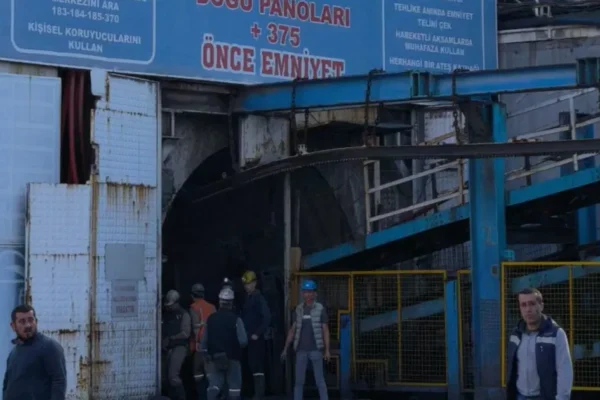 Manisa Soma’da maden ocağında göçük. 4 kişi kurtarıldı, 1 işçi hayatını kaybetti