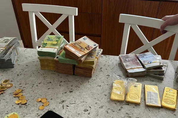 Mersin Büyükşehir Belediyesi’ne yolsuzluk soruşturması. Evinden servet çıktı
