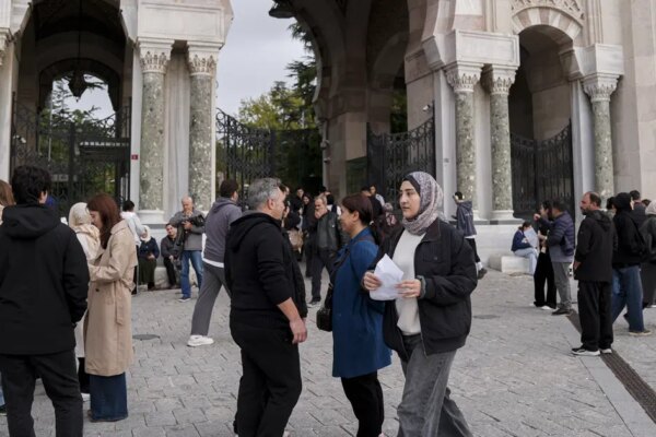 KPSS Ortaöğretim oturumu başladı. Milyonlarca aday yer döküyor