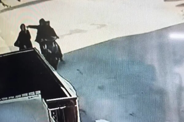 Telefonla konuşurken kapkaça uğradı: 48 saatte yakalandılar