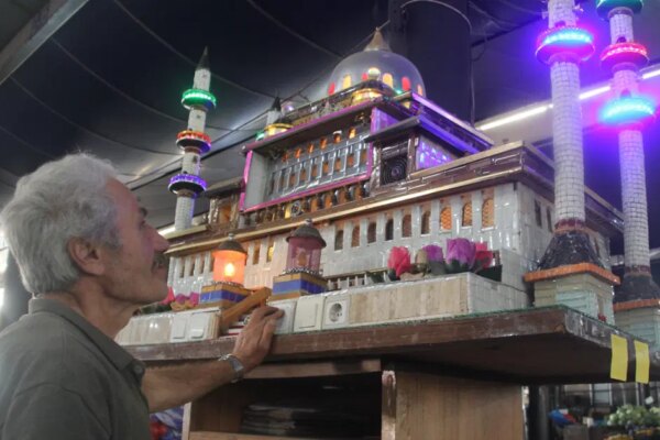 Can sıkıntısıyla hobi olarak başladı. 400 kiloluk maket yaptı