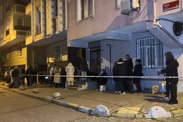 Bahçelievler’de inşaatın istinat duvarı yıkıldı. 2 bina tahliye edildi