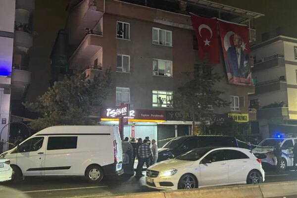 Hamile kızını ve erkek arkadaşını öldürdü