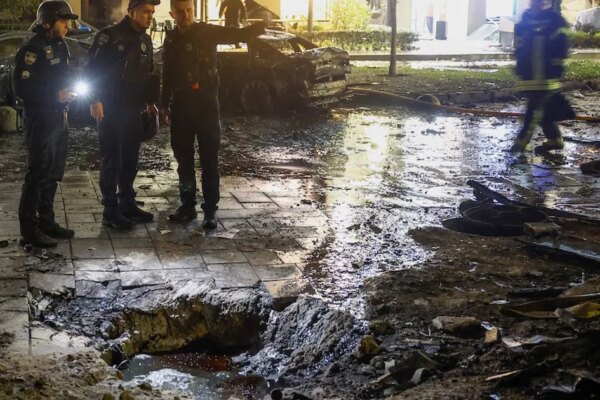 Rusya’nın devasa teknoloji üssü vuruldu. 900’den fazla hava aracı uçtu