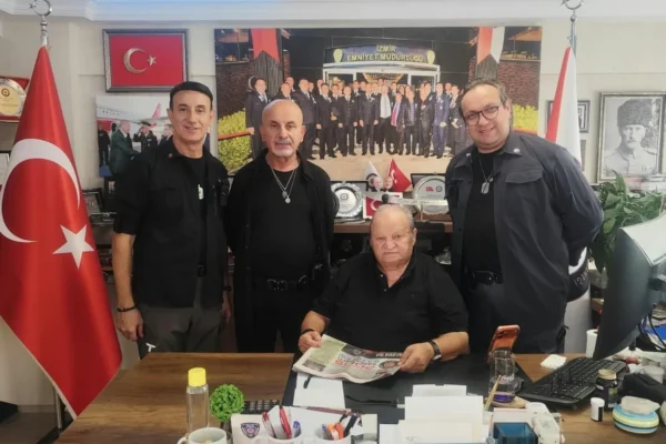 Polis Haber Hattı-Akıncılar’dan İzmir Emniyet Teşkilatını Destekleme Derneği Başkanı Sn. Hikmet Ceylan’a Ziyaret