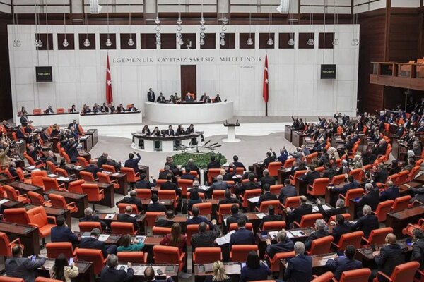 Fon teklifi Meclis’te kabul edildi. Yatırımcılara ödemeler ne zaman başlayacak?